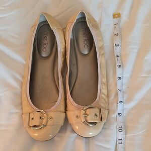 Me Too Women's Cream Leather Tan Buckle Flats Rascal 2 Size 9